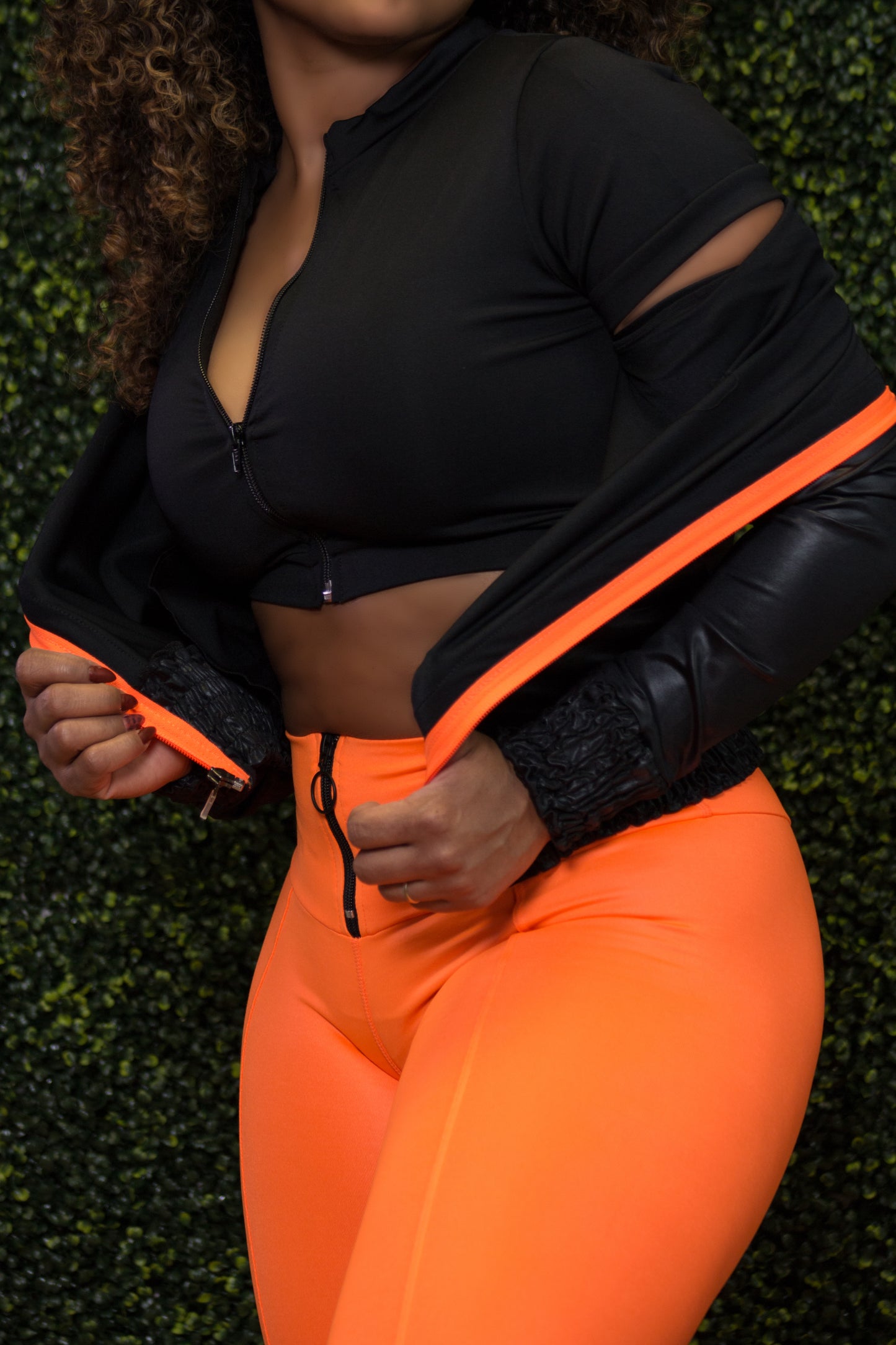 LuxeSkin Leggings With Zipper